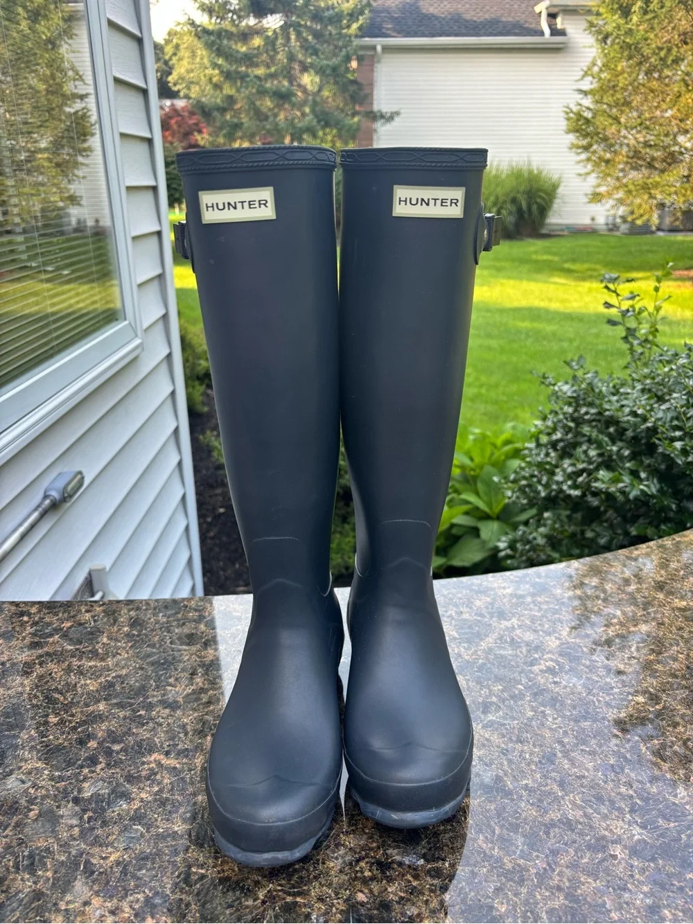 Hunter Boots Norris Field Boot Charcoal Grey w/ Cream Fleece Boot Socks Women 7